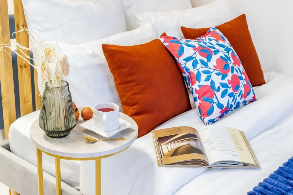 Санкт-Петербург: Апартаменты LERUKA HOME Гранат
