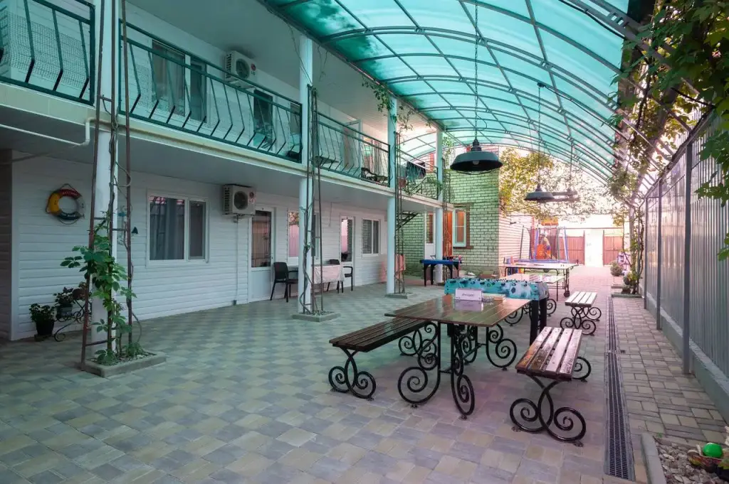 Голубицкая: Prichal Guest house