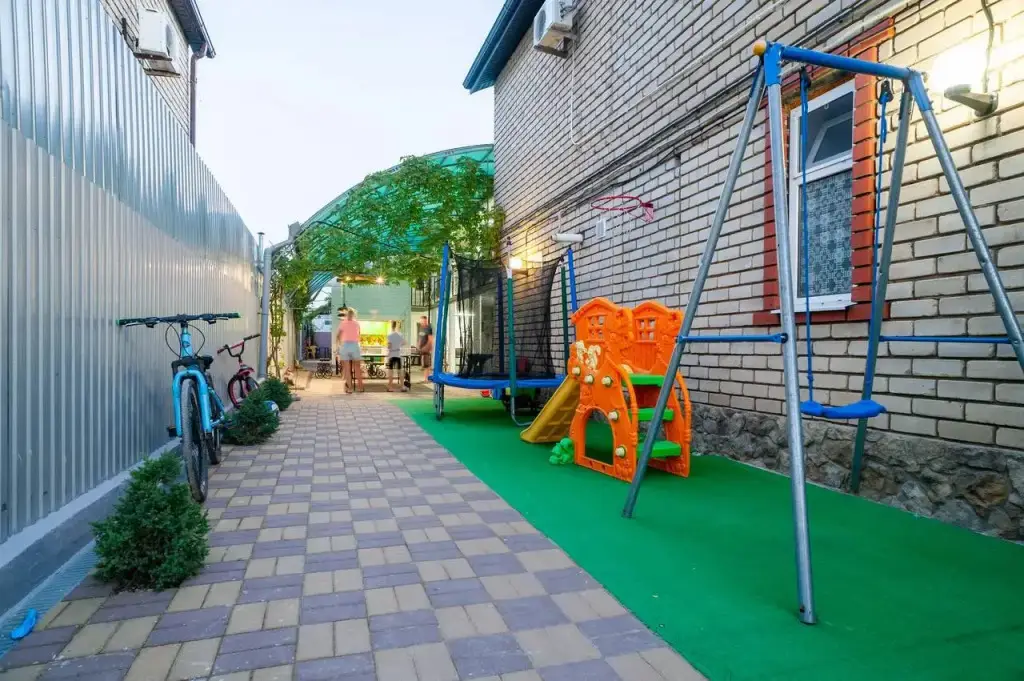 Голубицкая: Prichal Guest house