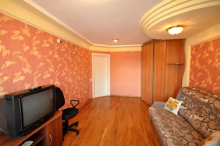 Барнаул: On Prospekte Krasnoarmeyskom 81 Apartments