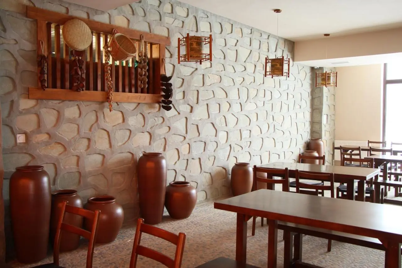 Петрово: Hotel Vostochnaya Aziya Etnomir