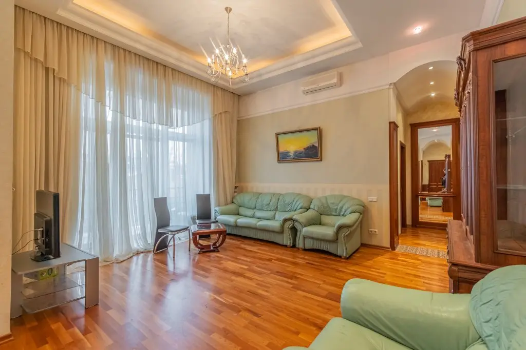 Санкт-Петербург: Апартаменты Vip Apart на 8 Советской 54