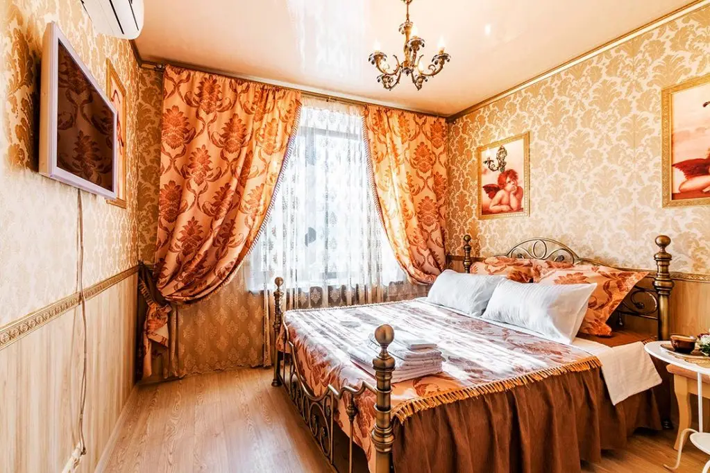 Екатеринбург: Gostiny Dvor & Co on Lenina 5