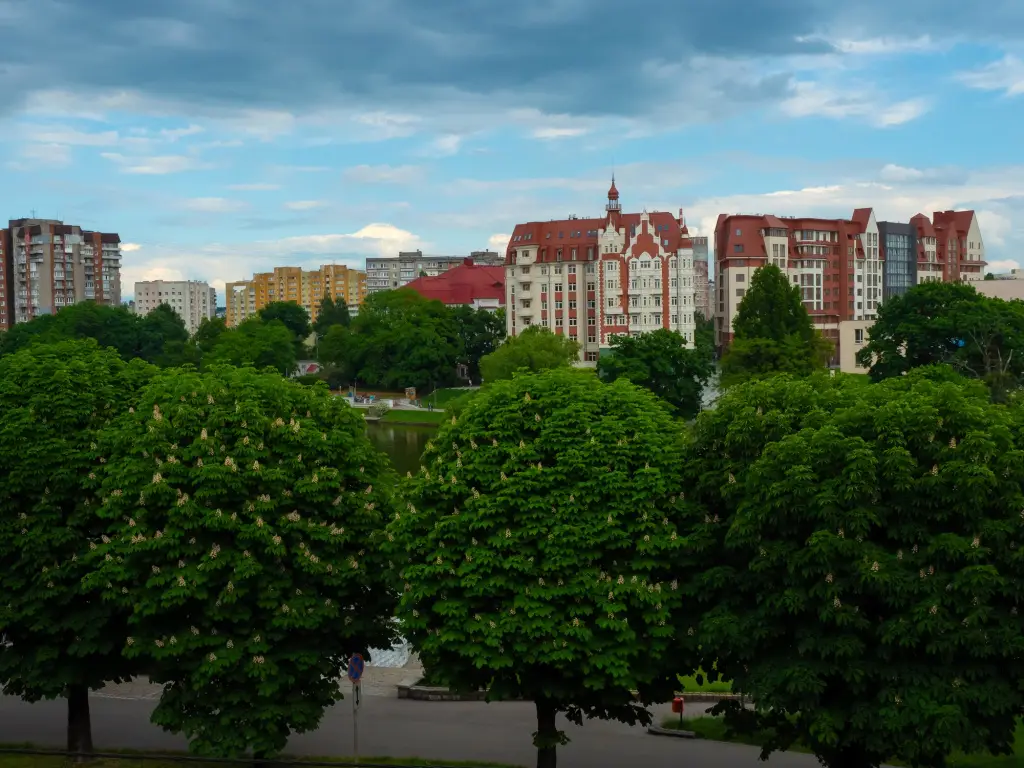 Калининград: Квартира в Центре с Видом на Озеро
