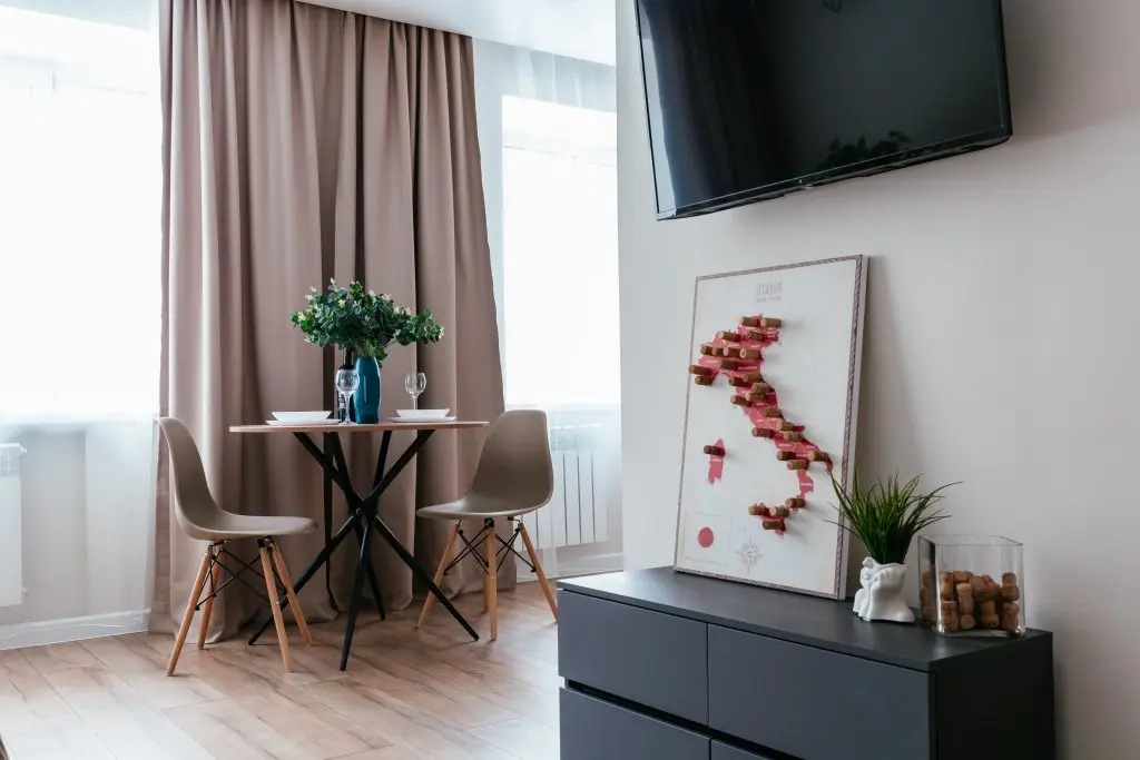 Тюмень: Апартаменты ROOM TOUR в историческом центре Тюмени