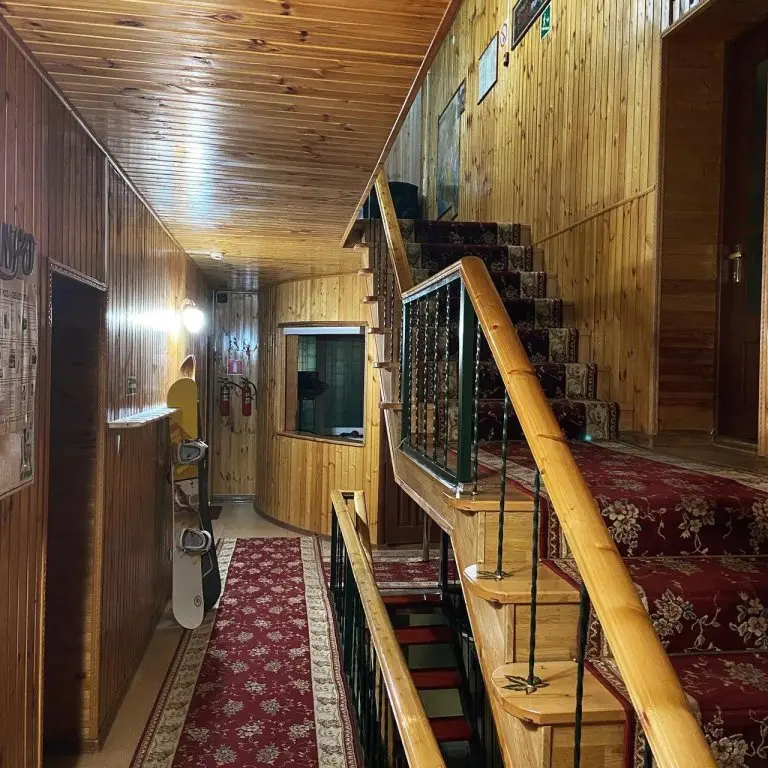 Домбай: Отель Старый клён