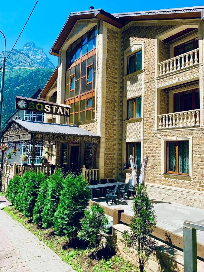 Домбай: Отель Bostan