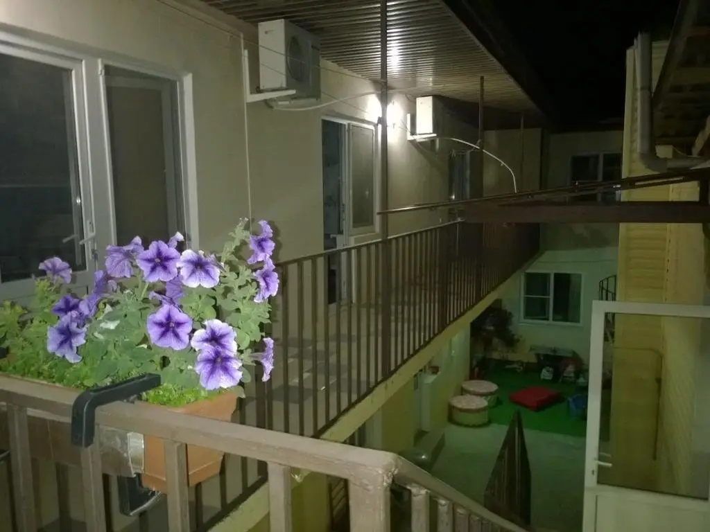 Витязево: Guest-house Anastasia