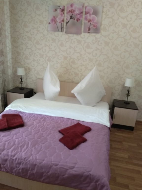 Санкт-Петербург: Na Geroev Apartments