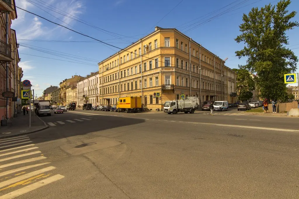 Санкт-Петербург: On Griboedova Canal 2 Apartments