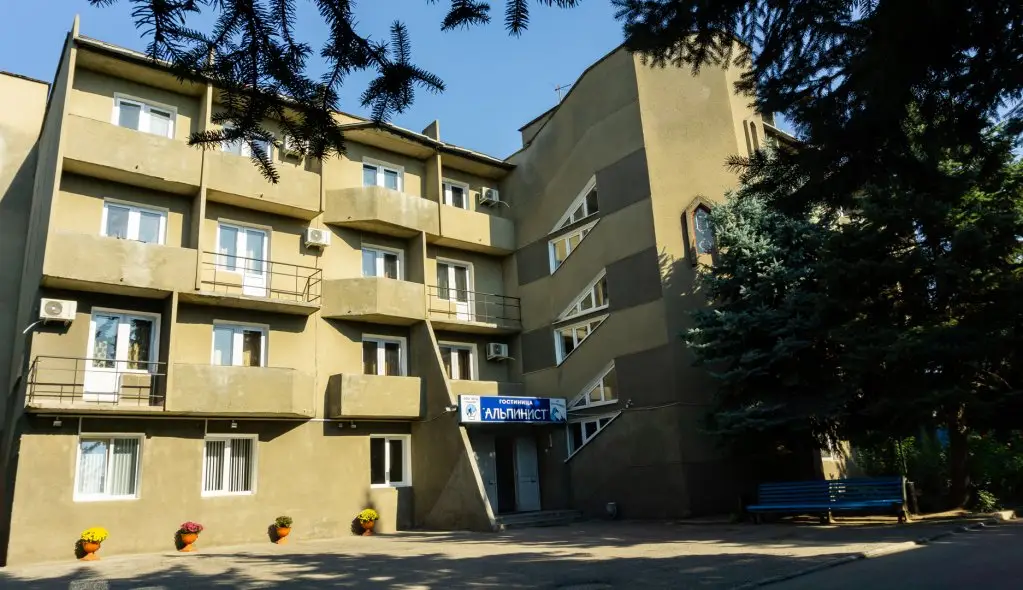 Отель Альпинист — фото 1