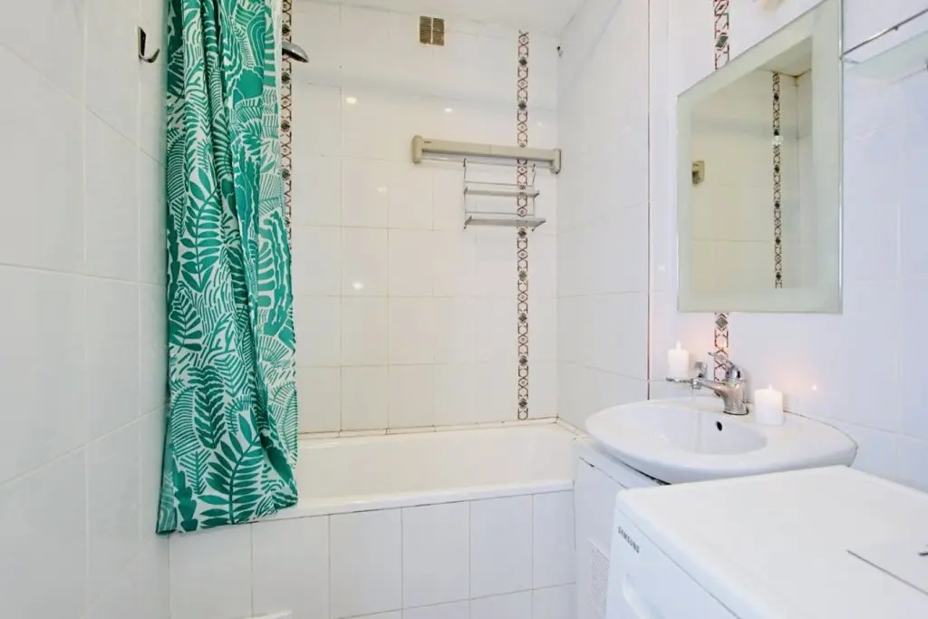 Москва: Kvartirasvobodna Staropimenovskij Pereulok Apartments