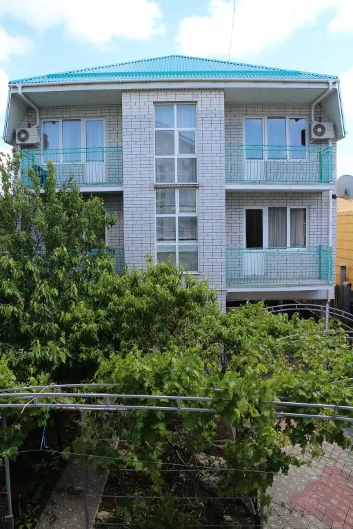 Анапа: Zemlyanichnaya Polyana Guest House