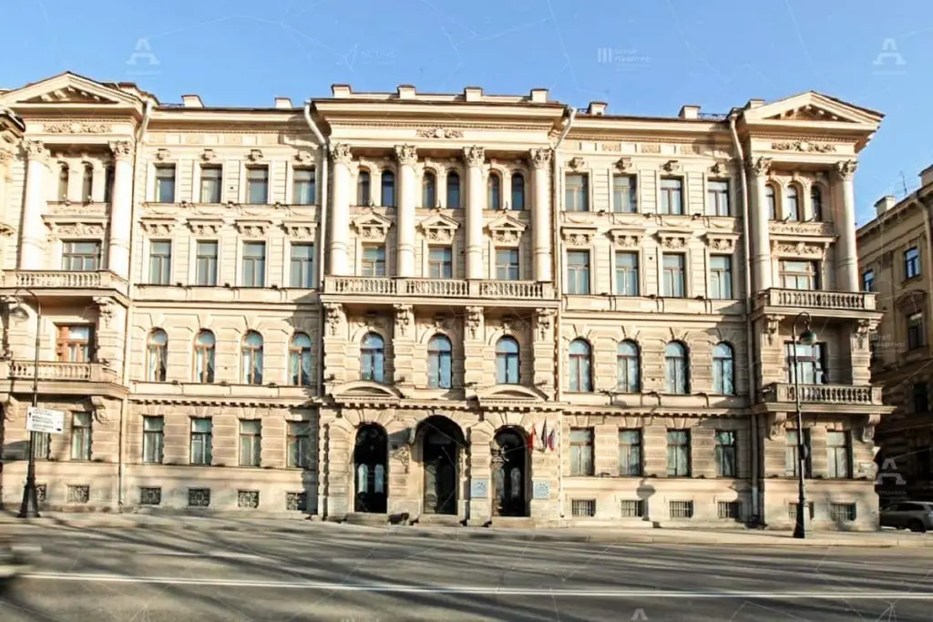 Студии у Эрмитажа с кодовым доступом и отдельным входом — фото 1