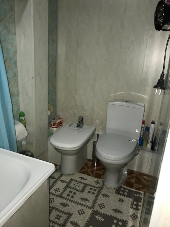 Пермь: Апартаменты Two-room on Komsomolskiy prospekt 50