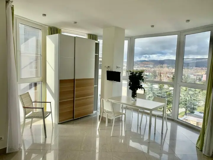 Сириус: SunrayHome (СанрэйХоум) на улице Тюльпанов 41Е