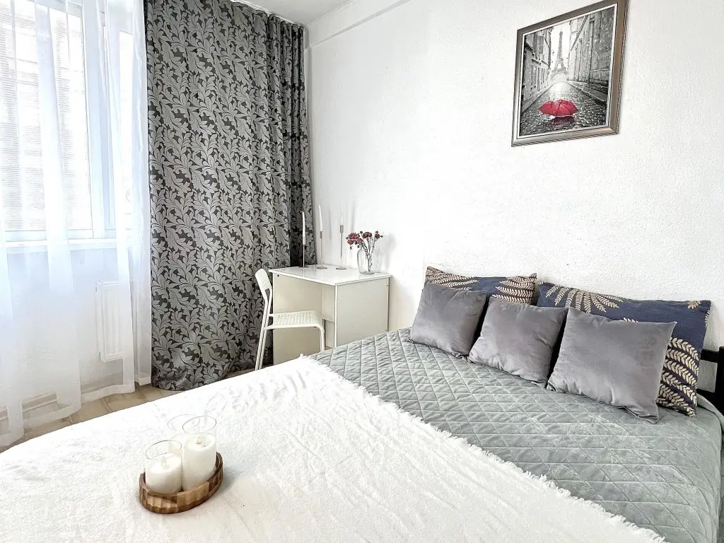 Екатеринбург: Pashk Inn Apartments (Пашк Инн Апартментс) на улице Степана Разина