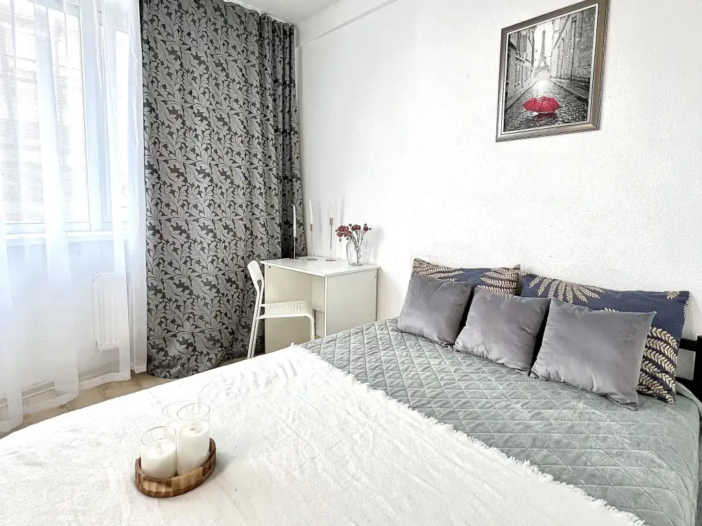 Екатеринбург: Pashk Inn Apartments (Пашк Инн Апартментс) на улице Степана Разина