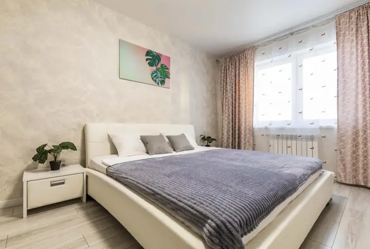 Екатеринбург: DreamHouse на улице Братская 27 корпус 3