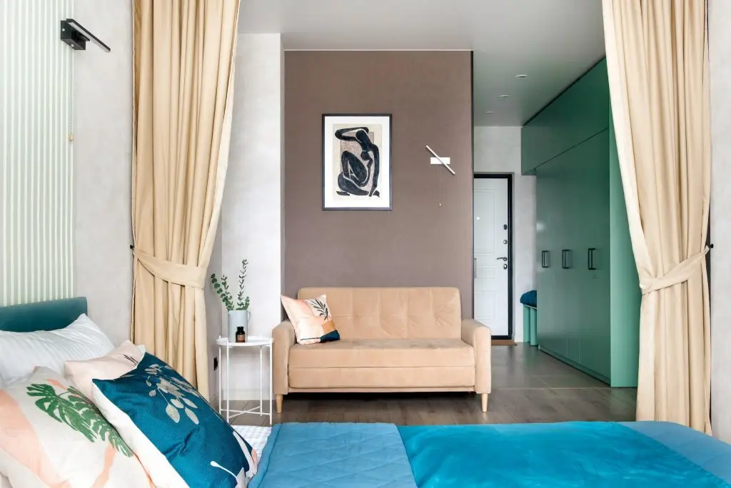Ростов-на-Дону: Fox Homes (Фокс Хоумс) на улице Ларина, 45с1