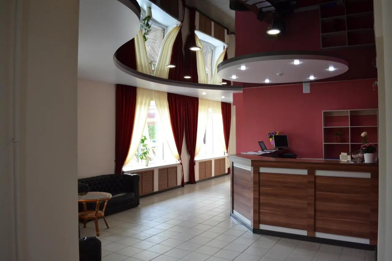 Umosta: Oloniya Hotel
