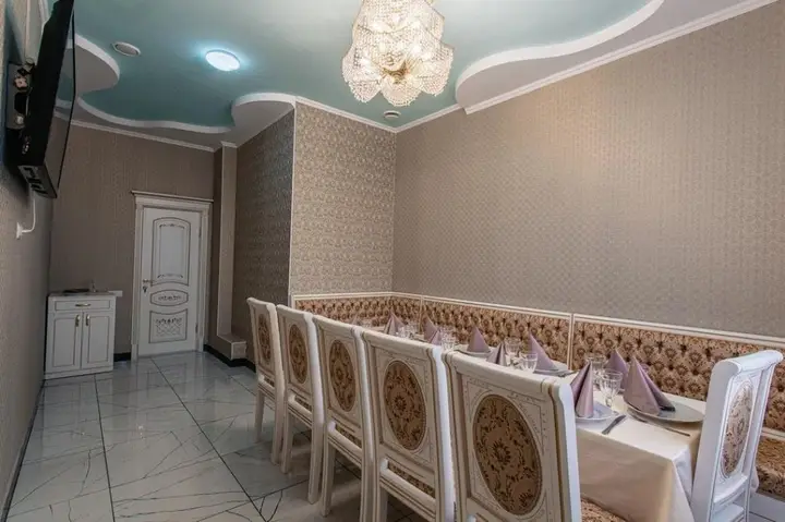 Тверь: Араз Палас