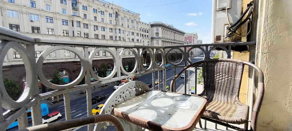 Москва: Tverskaya Street (Тверская Стрит) на улице Тверская 6 строение 1