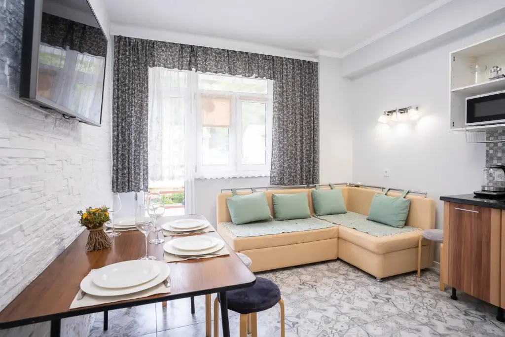 Эсто-Садок: Апартаменты Red Apartments Эстосадок Мерибель