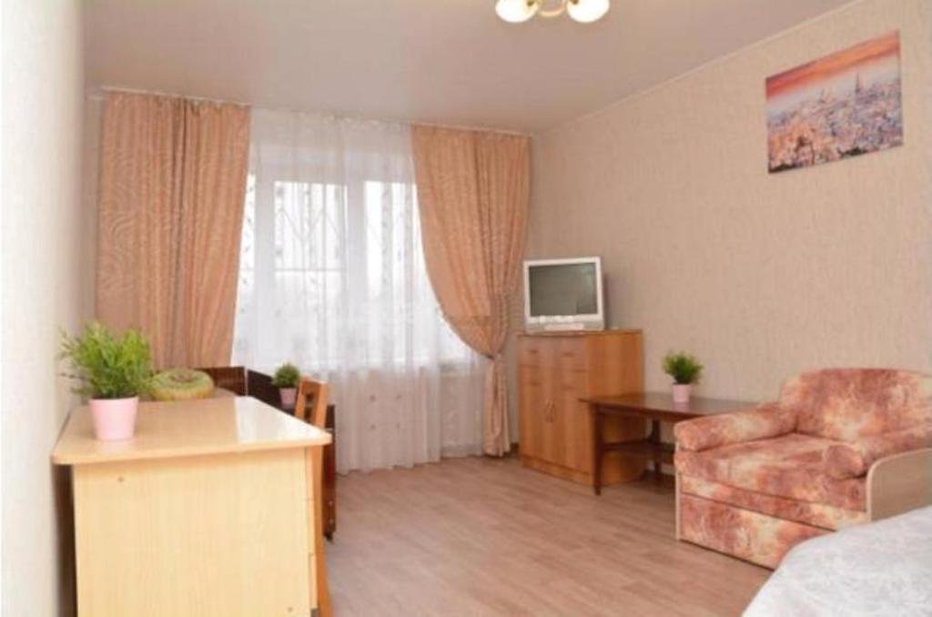 Челябинск: Econom Apartments Tsvillinga 53