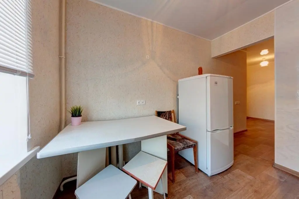 Челябинск: Econom Apartments Tsvillinga 53