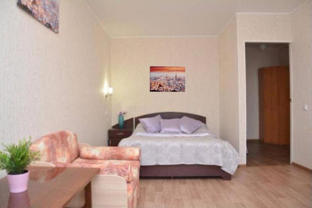 Челябинск: Econom Apartments Tsvillinga 53