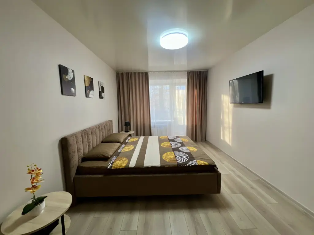 Челябинск: Квартира в Центре Города на Энгельса 28