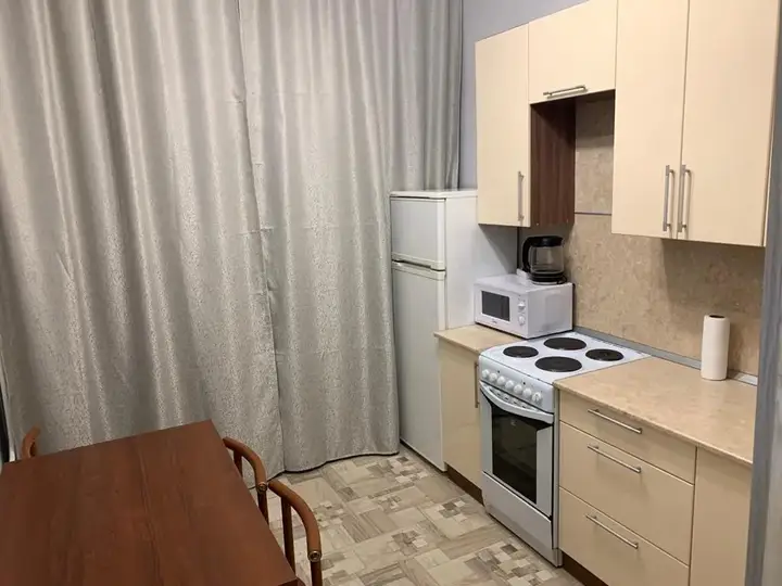 Норильск: Апартаменты на Металлургов 6