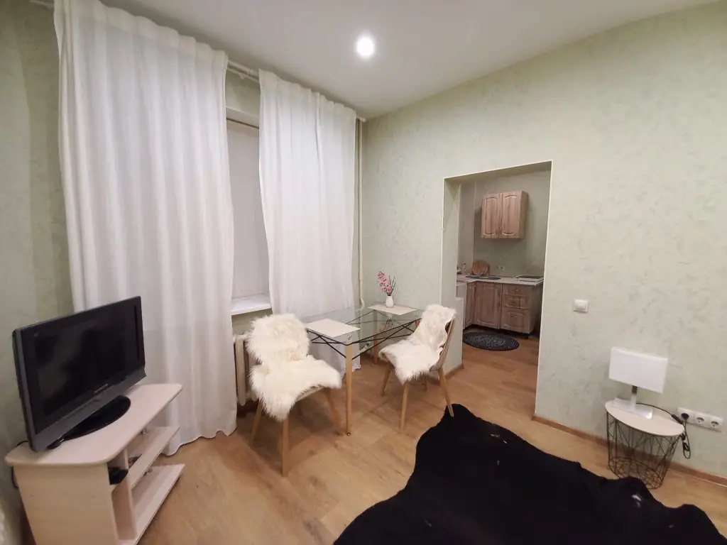 Калининград: Апартаменты на Эпроновской 9