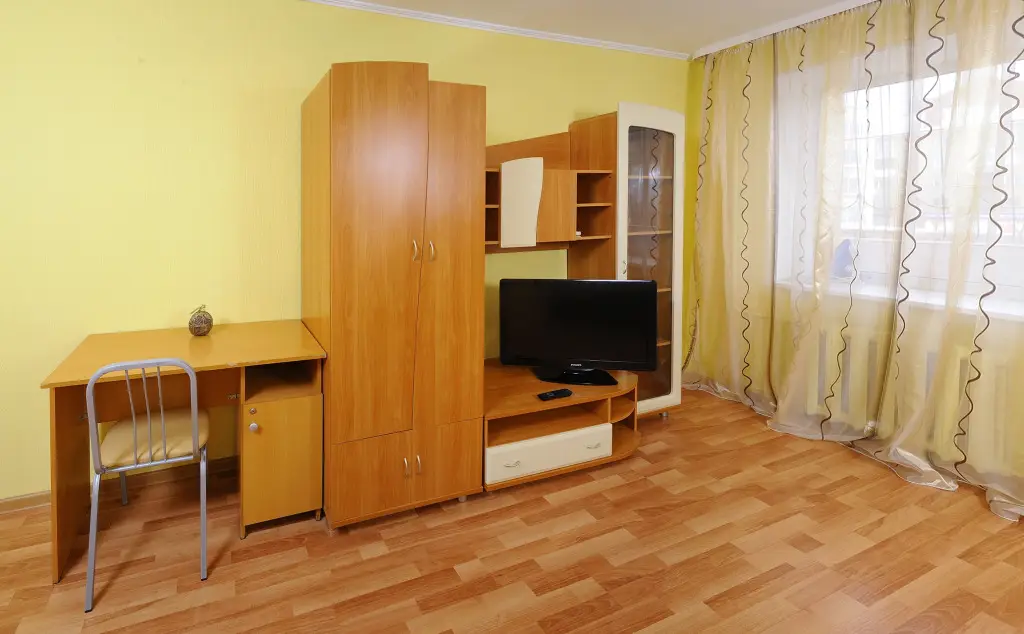 Омск: Whose Suitcase Is On Maslennikov Street 9