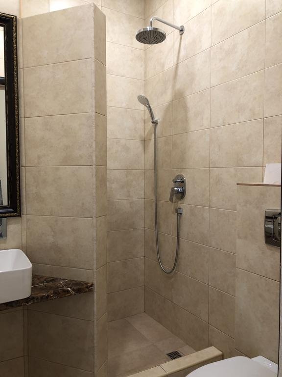 Саратов: Otel Snoff 