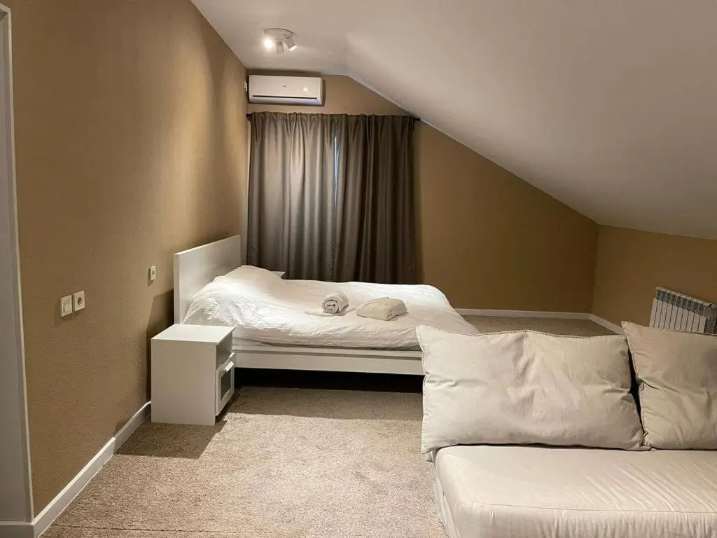 Атырау: Relax Guest House