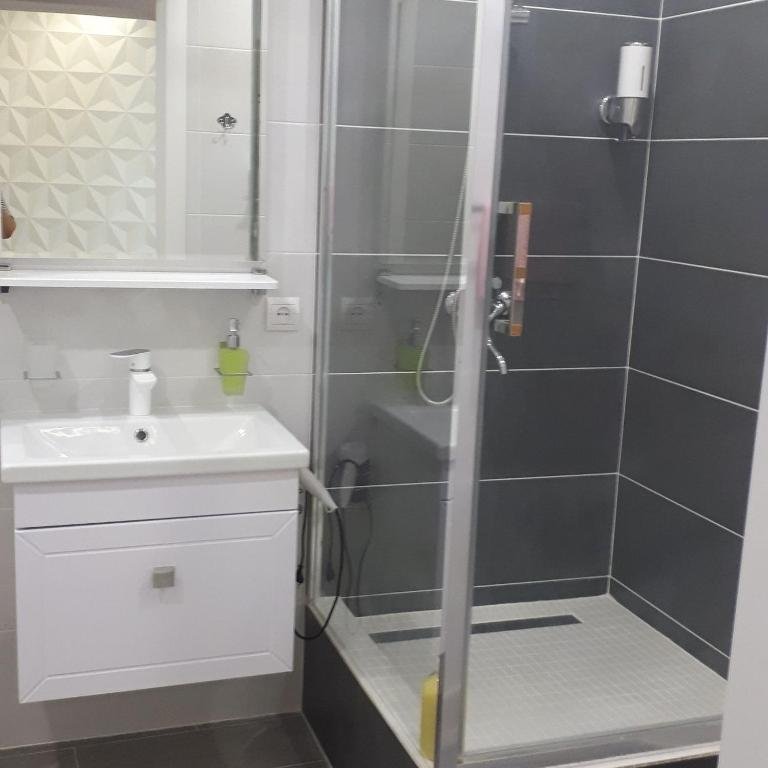 Павлодар: 2h komnatnye apartamenty VIP na Nazarbaeva 44