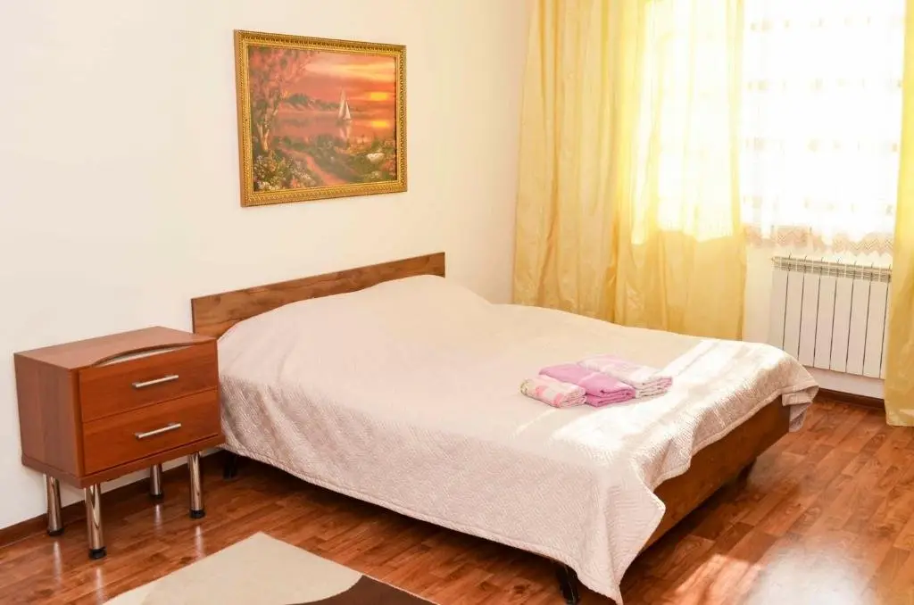 Алматы: Apartamenty na ulitse Rozybakieva, 279