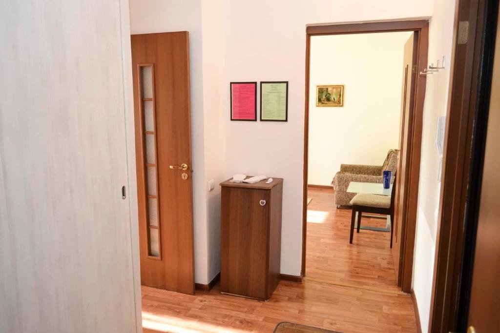 Алматы: Apartamenty na ulitse Rozybakieva, 279