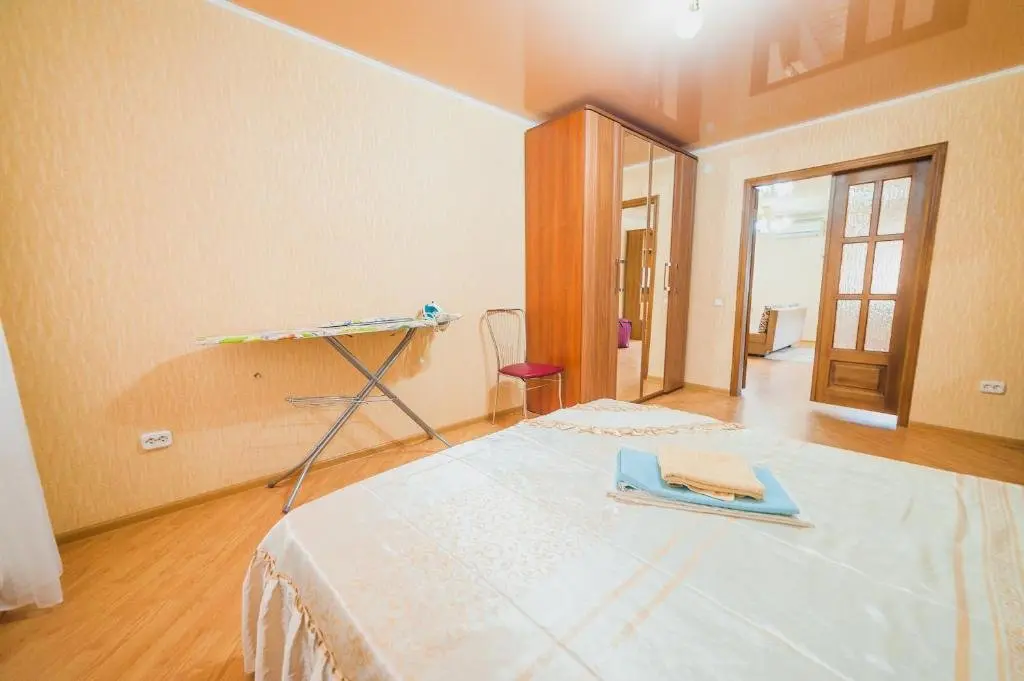 Уральск: Apartments on City Center