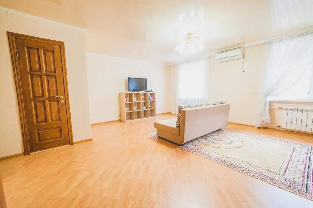 Уральск: Apartments on City Center