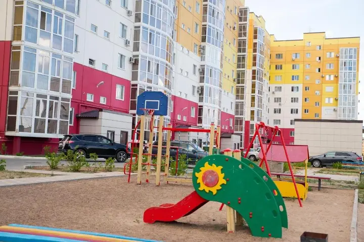 Уральск: Apartment in 5 Mikrorayon