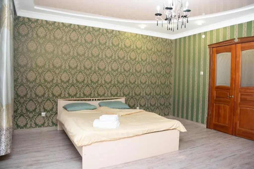 Уральск: Apartment in 5 Mikrorayon