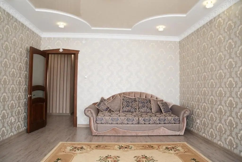 Уральск: Apartment in 5 Mikrorayon