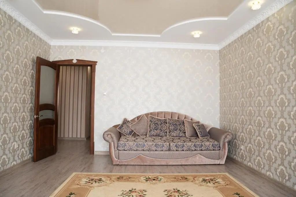 Уральск: Apartment in 5 Mikrorayon