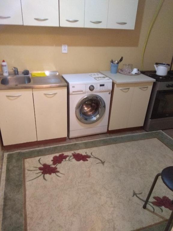 Актау: Apartment in 3 b mikroraion