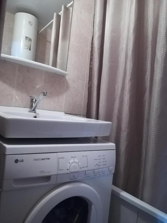 Караганда: Apartment on Bukhar Zhyrau 76 (Sulpak)