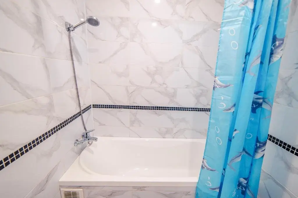 Уральск: Apartments on 5 Mikrorayon 11/1