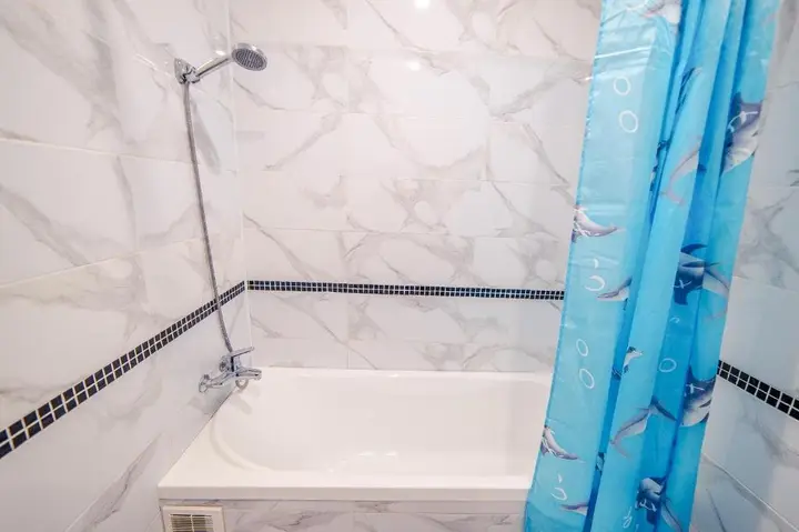 Уральск: Apartments on 5 Mikrorayon 11/1